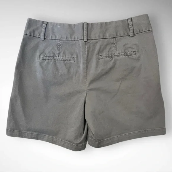 ANN TAYLOR LOFT Gray Riviera Chino Shorts Size Size‎ 4 | EUC - Picture 2 of 9